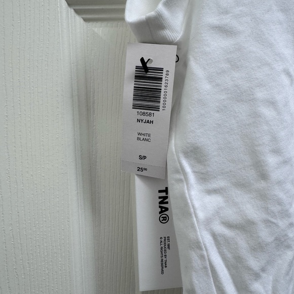 Aritzia Tna Nyjah T-Shirt, White, Size Small - NWT - Picture 4 of 5
